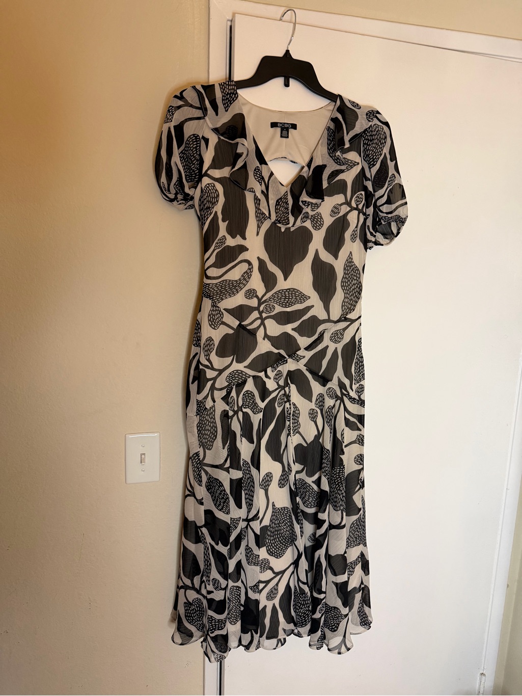 Bcbg Black And White Floral-Print Midi Dress